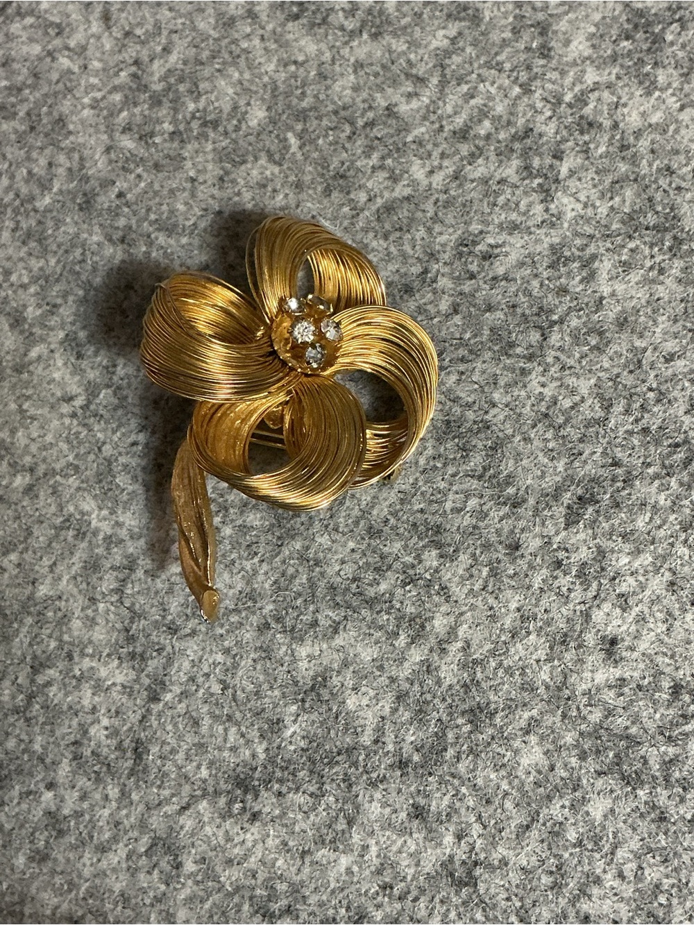 Vintage Gold Floral Brooch with Clear Crystal Accents - Picture 2 of 5